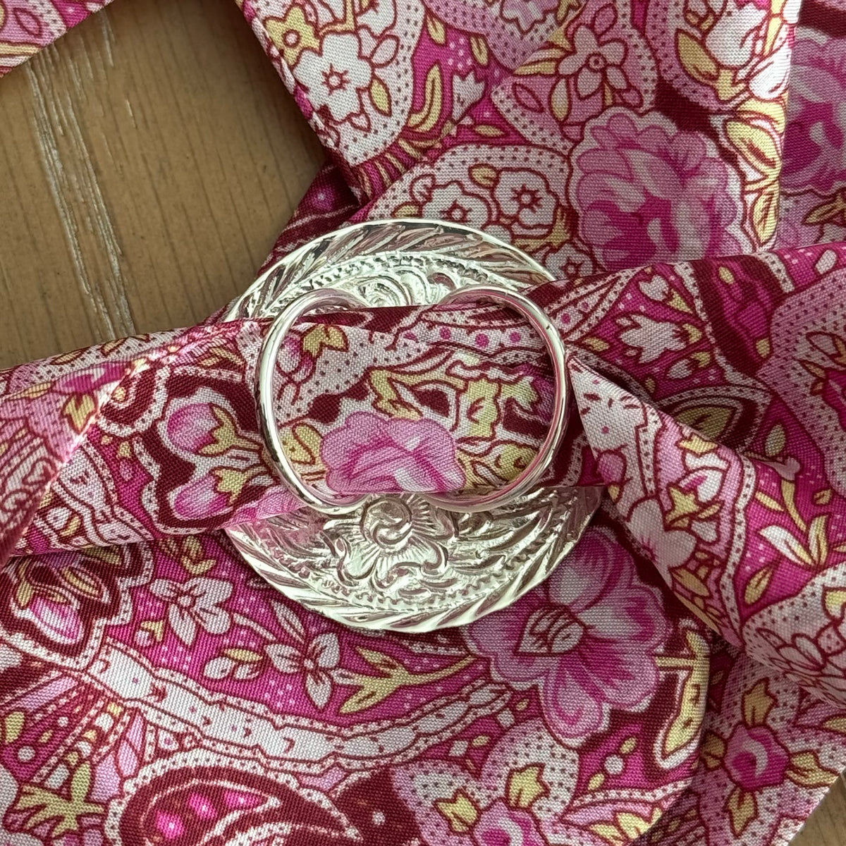 Scarf Slide