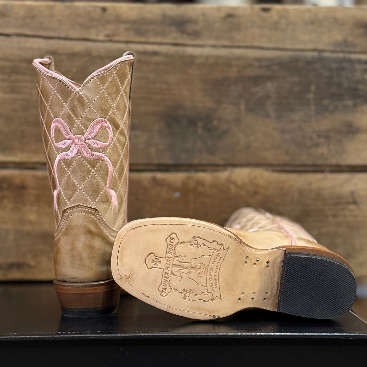 Girls’ Sand Boots Featuring Pink Bow Embroidery