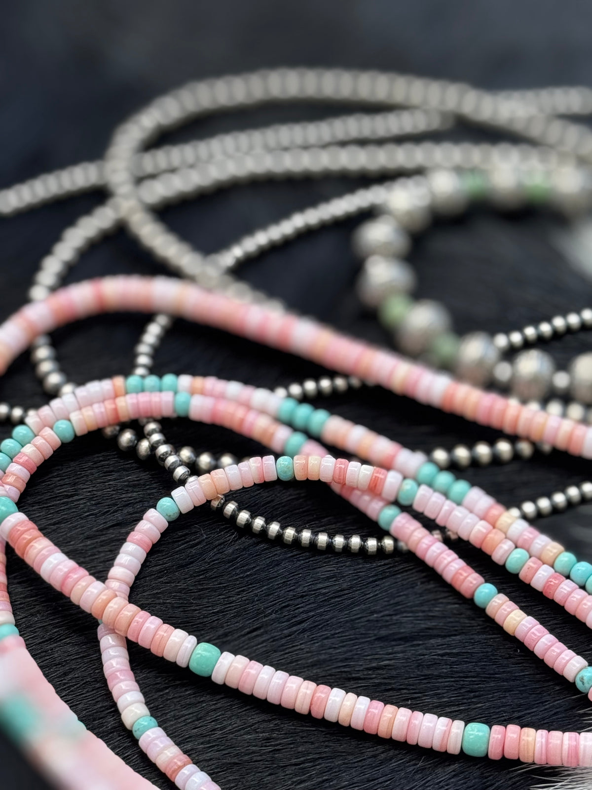 Pink Conch Choker With Three Turquoise Beads