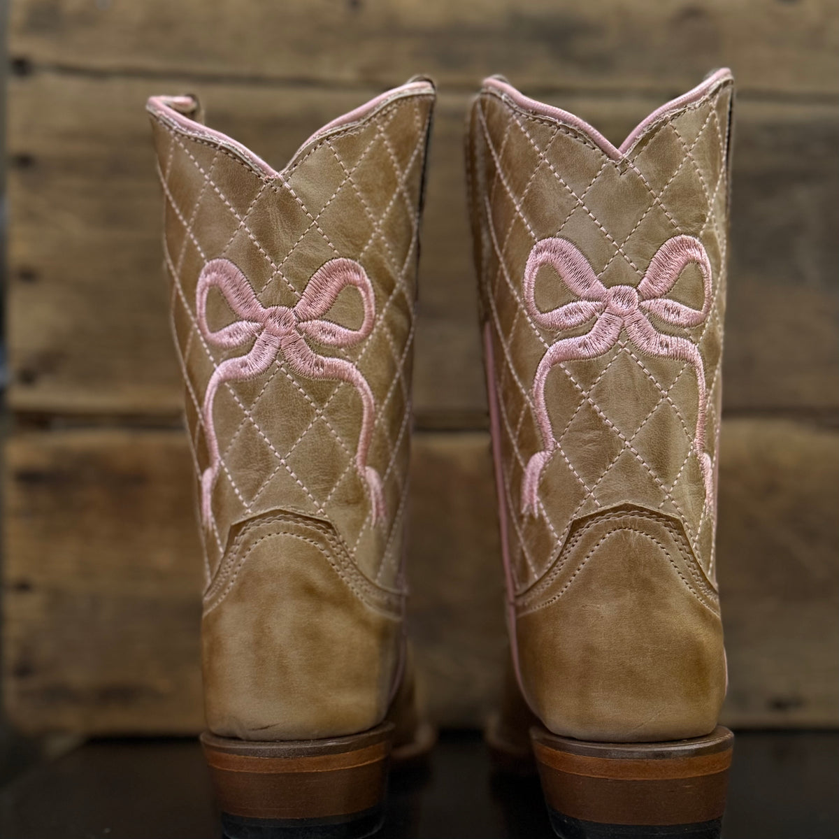 Girls’ Sand Boots Featuring Pink Bow Embroidery
