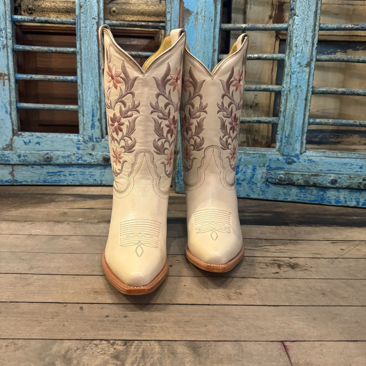 Woman’s Tony Lama Katie Ivory Cowhide