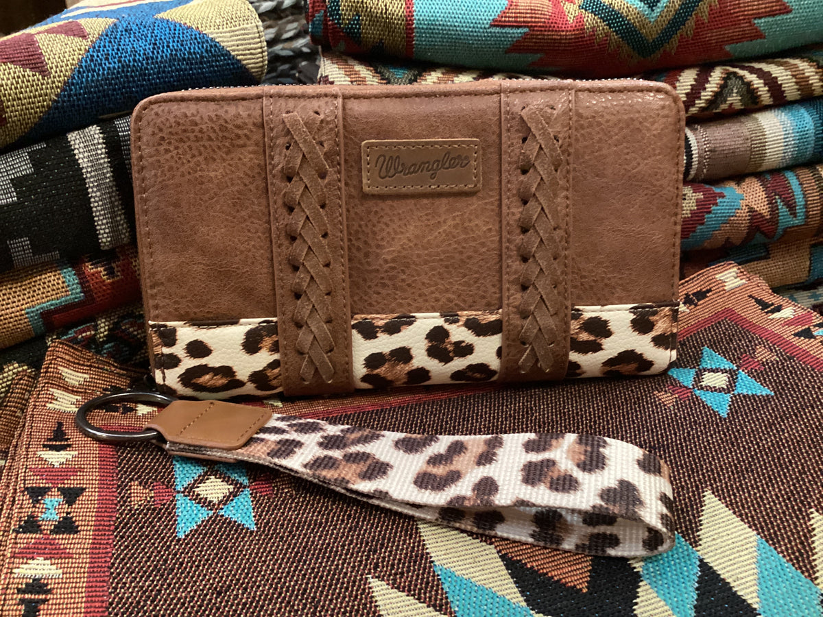 Wrangler Zip Wallet Leopard Print