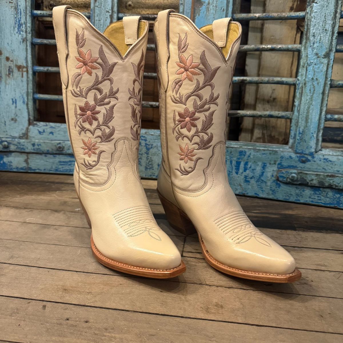 Woman’s Tony Lama Katie Ivory Cowhide