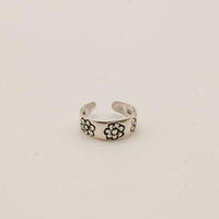 Three Engraved Flowers Sterling Silver Toe Ring