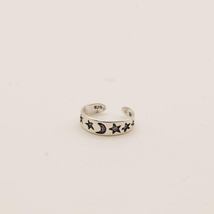 Center Moon Sterling Silver Toe Ring