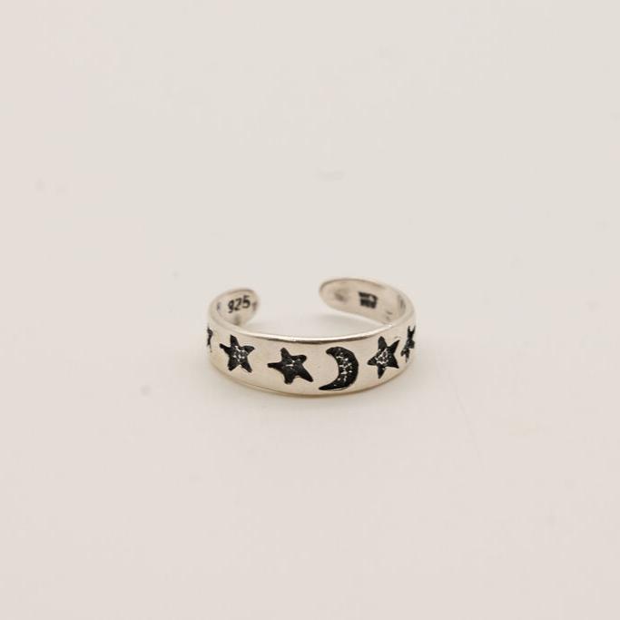 Center Moon Sterling Silver Toe Ring