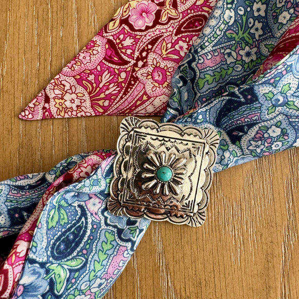 Scarf Slide