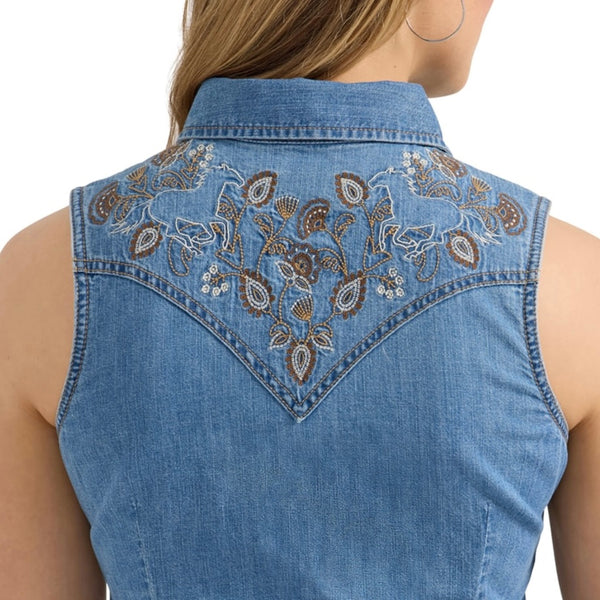 Wrangler Womens Punchy Mid Wash Western Slim Snap Shirt
