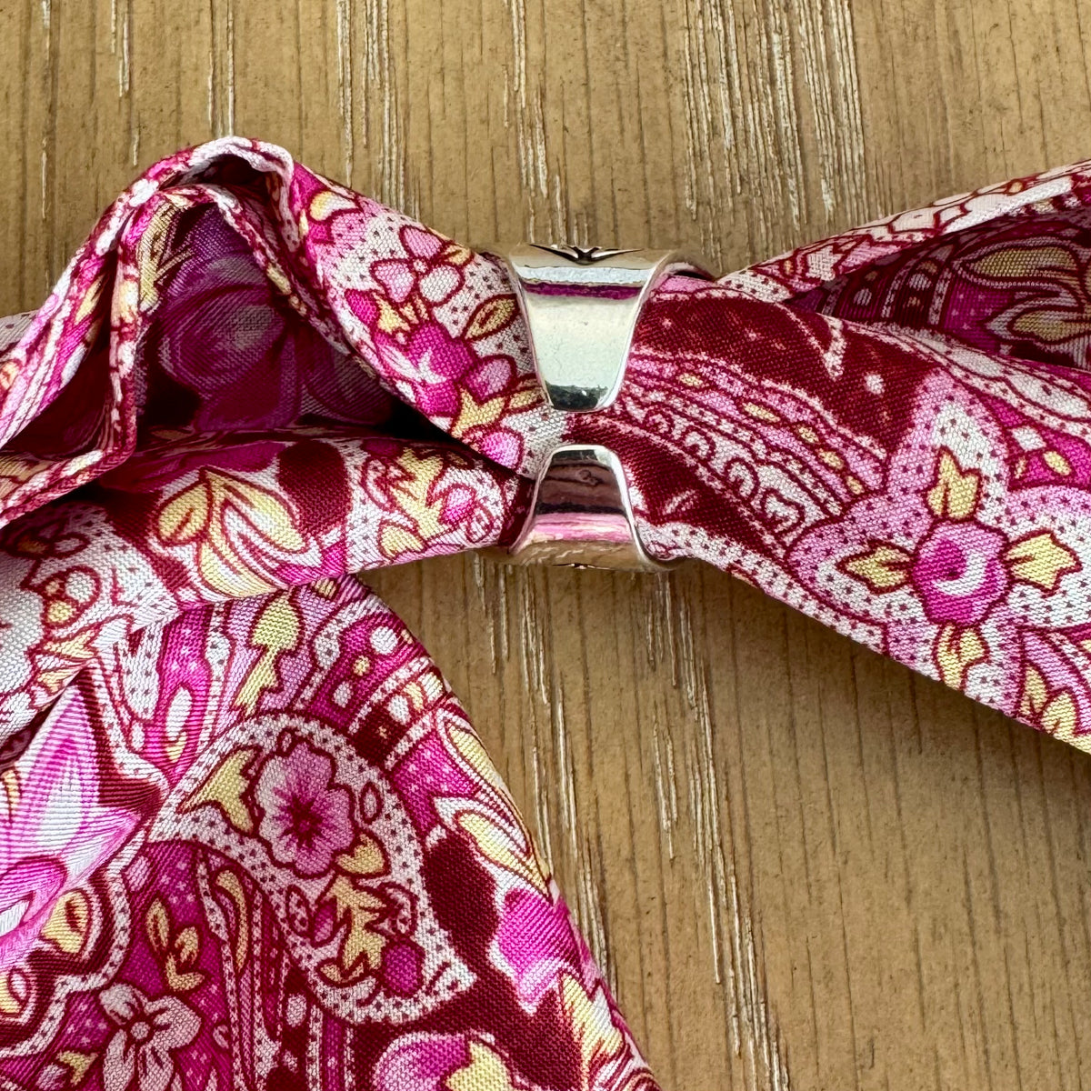 Scarf Slide