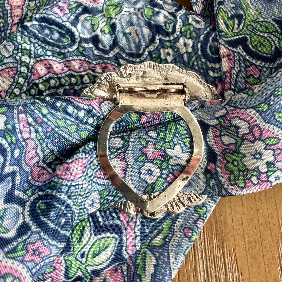 Scarf Slide