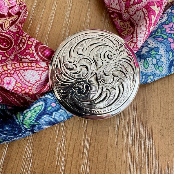 Scarf Slide