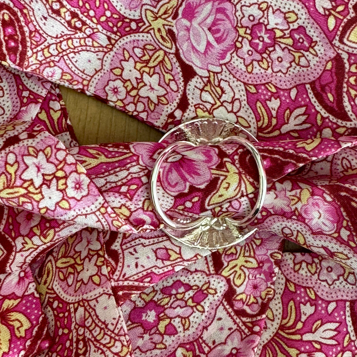 Scarf Slide
