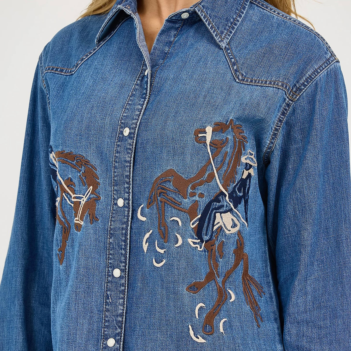 Women's Embroidered Horses Boyfriend Western Snap Shirt