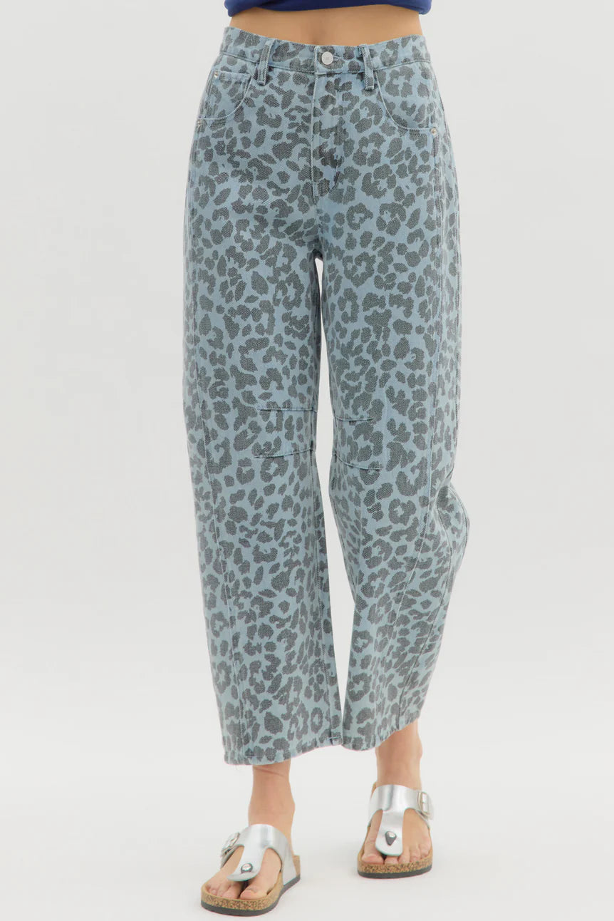 BARREL LEG LEOPARD PRINT JEANS LIGHT BLUE