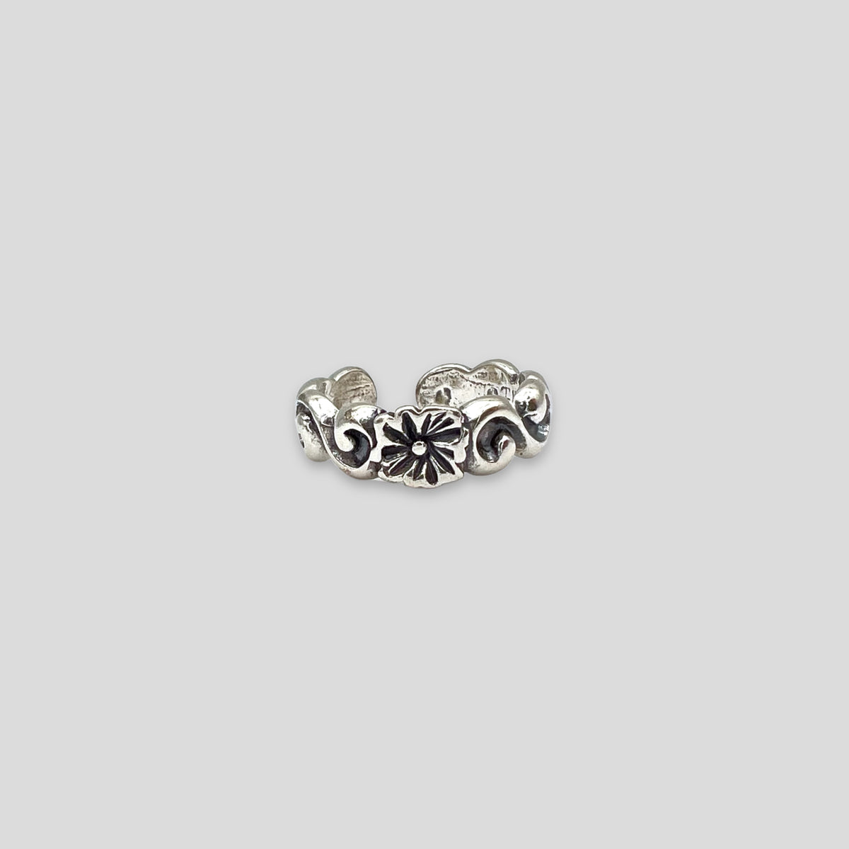 Flower Center with Waves Sterling Silver Toe Rings