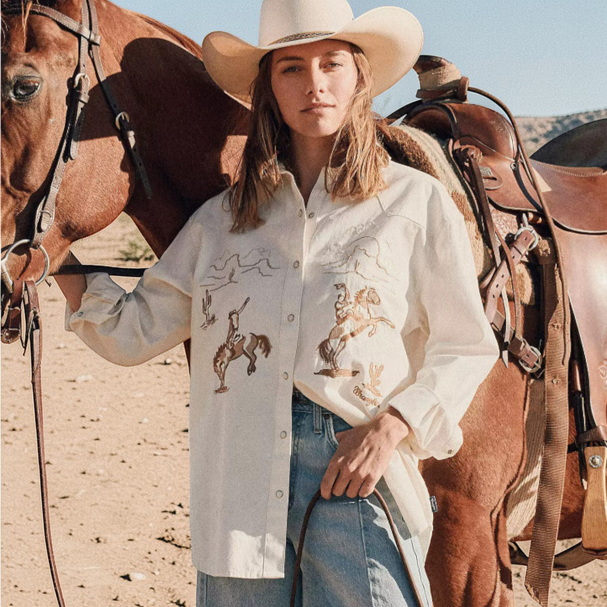 Womens Embroidered Western Snap Shirt